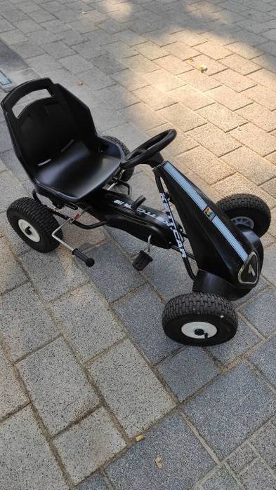 Детска количка с педали