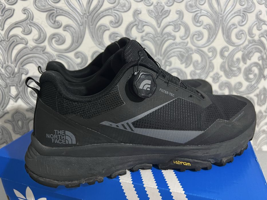 Продам кроссовки