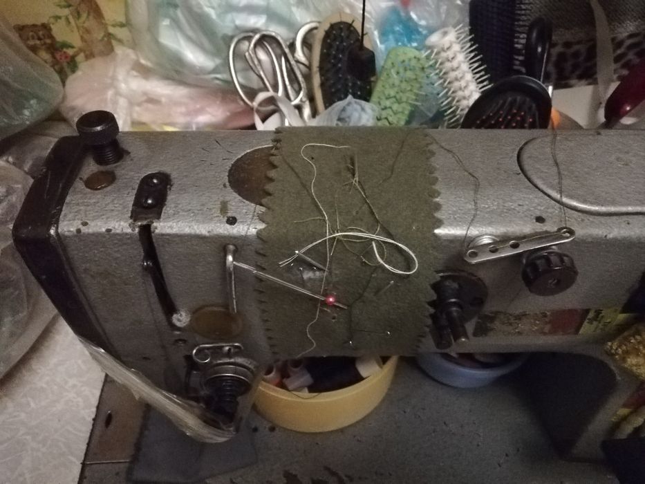 Продам швеиныи машина