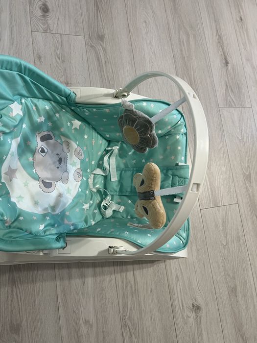 Balansoar leagan bebe cu sunete albe si vibratii