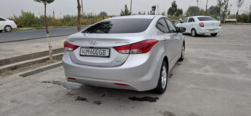 Hyundai ЭЛАНТРА сотилади!