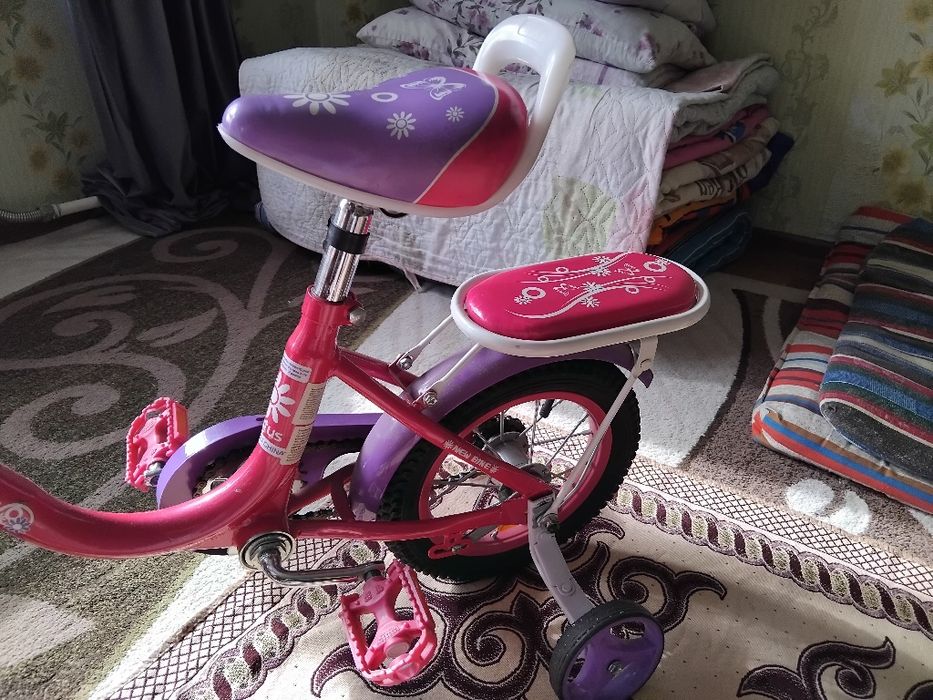 Продам велосипед на девочку от 2 до 6 лет