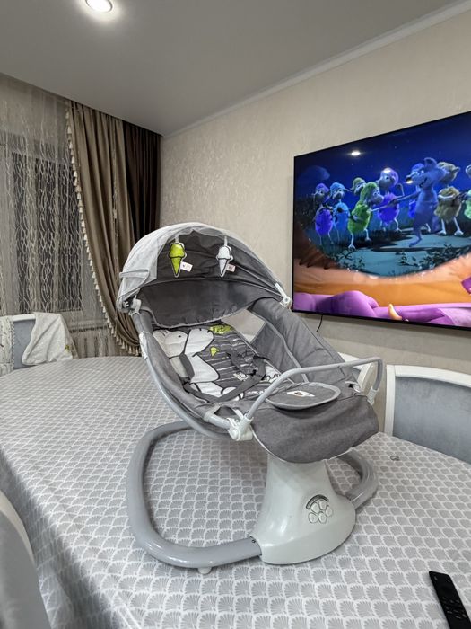 Продам шезлонг качелю  детский