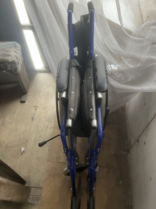 Продам инвалидную коляску!