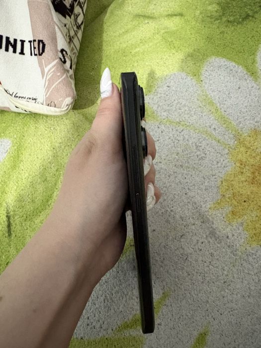 Стильный смартфон Redmi Note 13 Pro+