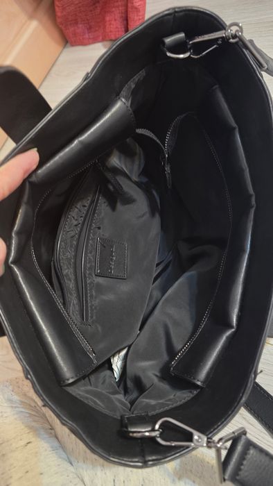 Vand geanta desigual ,