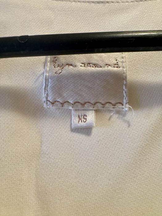 Модерен ,марков гащеризон,удобен,в отлично състояние.Закупен от чужбин