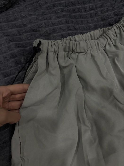 серые карго трико