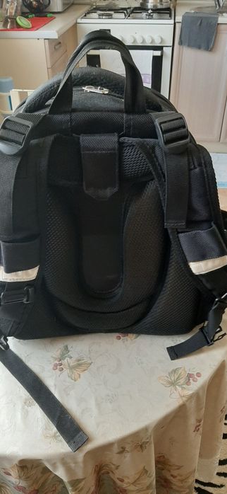 Школьный рюкзак черный