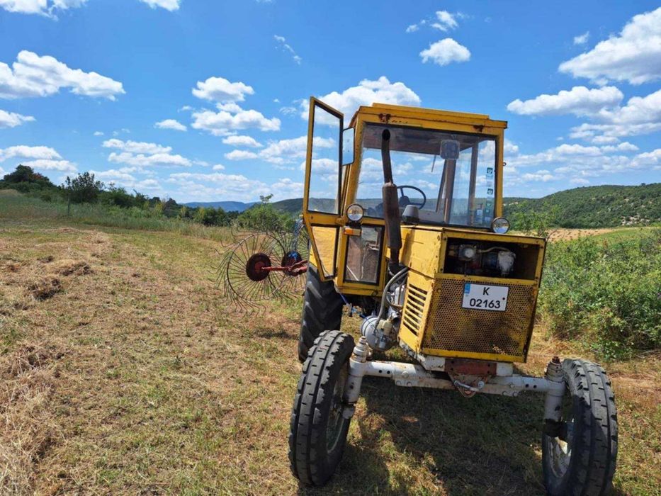 Продавам трактор