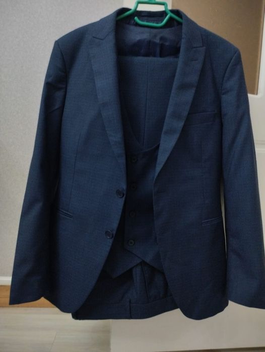 Классические костюмы