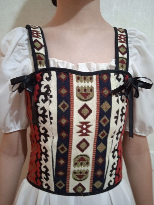 Этно- корсет красного цвета!