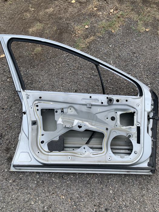 Предна задна лява врата пежо 407 peugeot 407