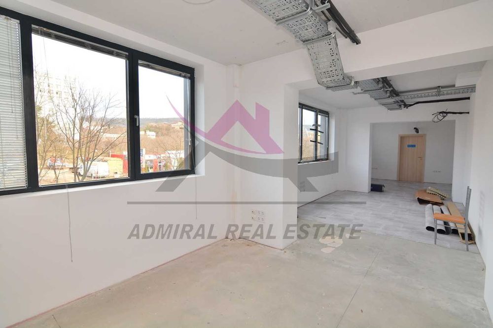 Дава се под наем Офис в Варна, Левски - 357 кв.м за 3142 € - Снимка #4