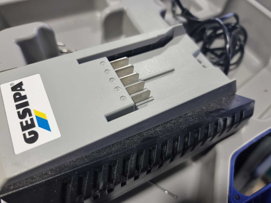 Акумулаторна нитачка AccuBird Pro