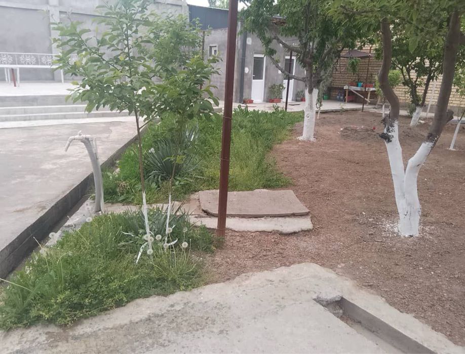 Uchastka sotiladi. Sarka mahalla orentir: g’ishtko’prik