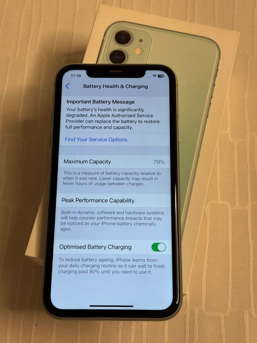 iPhone 11 64GB green