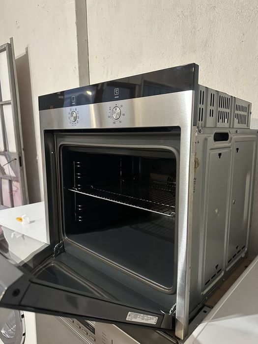 Фурна +гаранция. SIEMENS. Конвекция.  Безплатна доставка за София