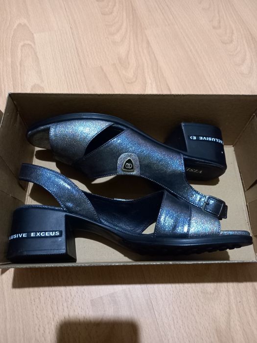 Женски сандали 39 номер