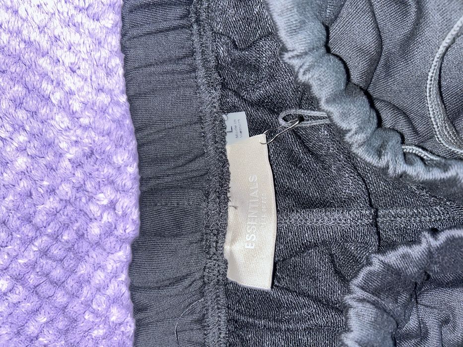 Pantaloni essentials