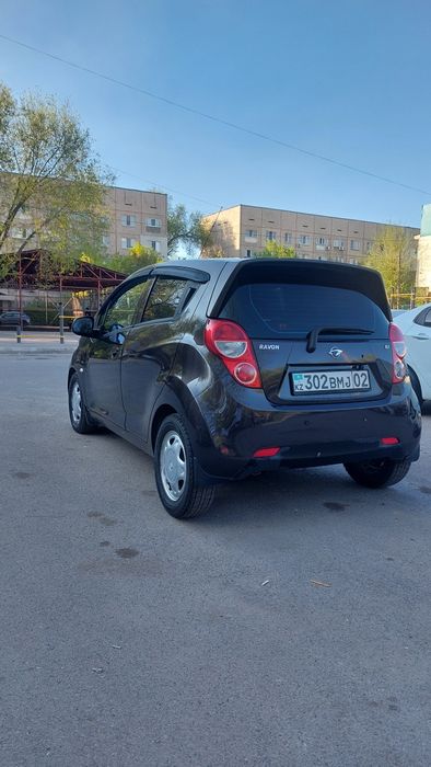 Продам автомашину Ravon r2