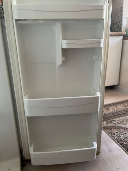 Холодильник Состояние нормальное