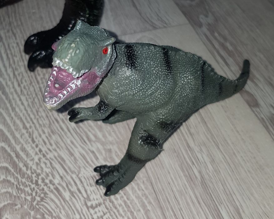 Игрушки динозавры