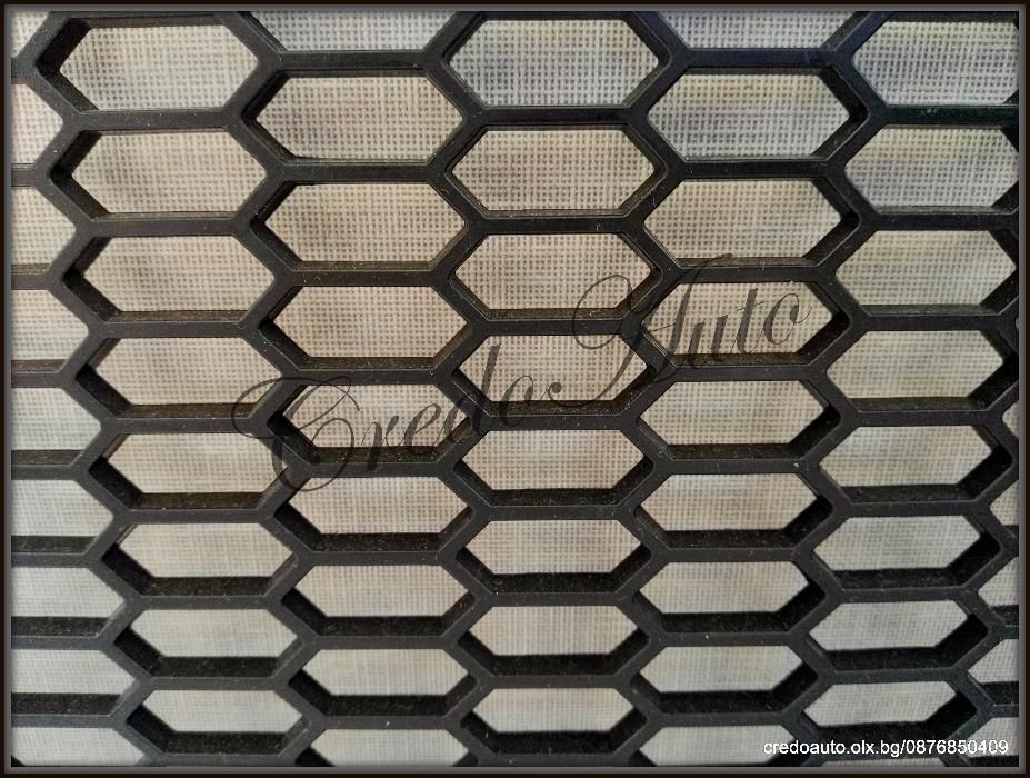 Едра шарка Pvc тунинг мрежа за броня " пчелна пита"120х40см.