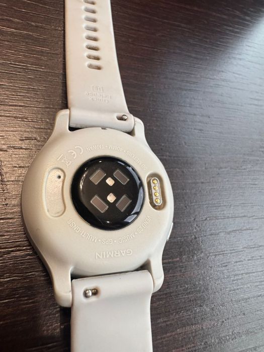 Смарт часы Garmin venu 2S