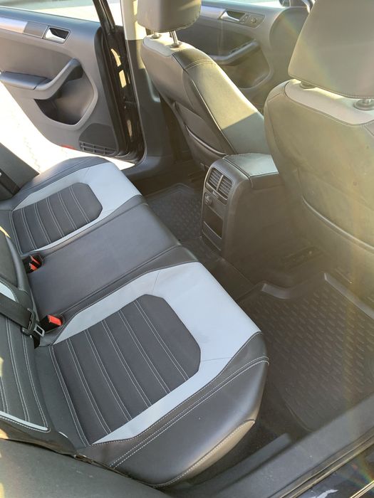 VOLKSWAGEN Jetta 2012 — imagine 24