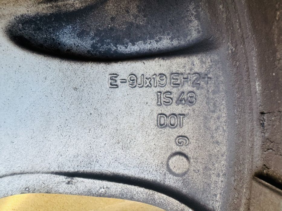 Продавам ОРИГИНАЛНИ джанти 19” за БМВ Х5 и Х6 с гуми / 5х120