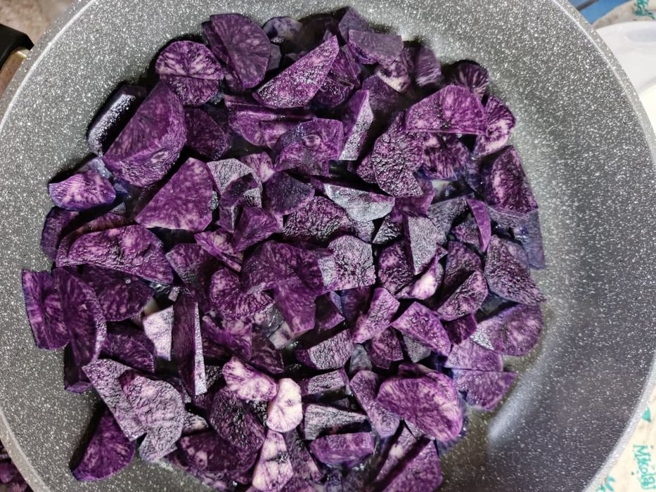 Продам фиолетовый картофель