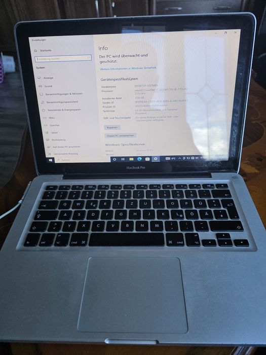 MacBook Pro 13" / Мощен Intel Core i7 2.70GHz / 4GB RAM / 320GB HDD / Windows 10 Pro