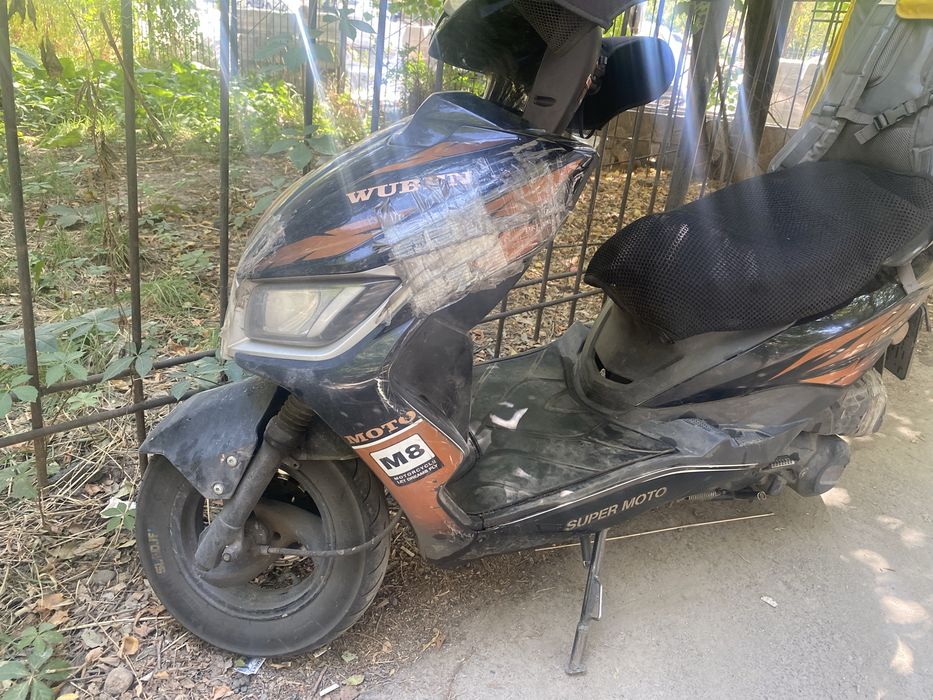М8 скутер мопед продам