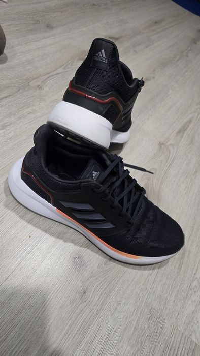 Мъжки маратонки Adidas  46.5 номер