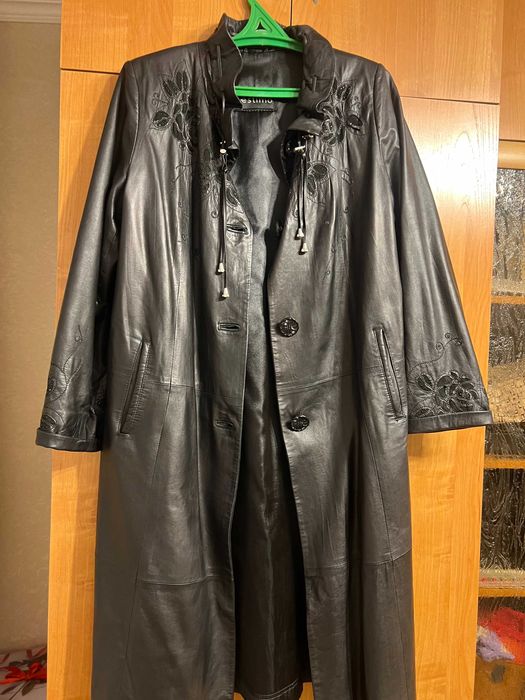 Продам кожаный плащ