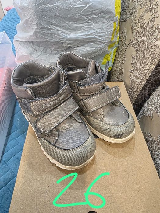 Продам детскую обувь на девочку