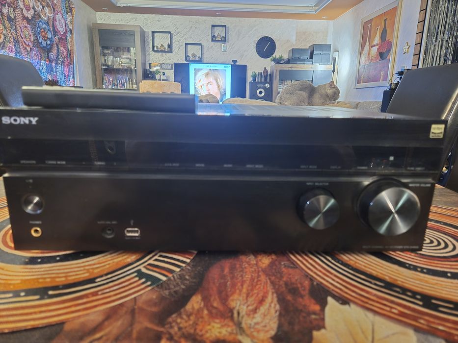 Продавам ресивър Sony STR-DH550