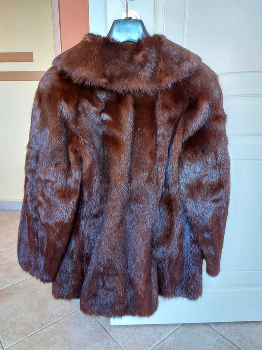 Луксозно палто от бизъм, сем. норки. Кожух унисекс реглан ръкави.