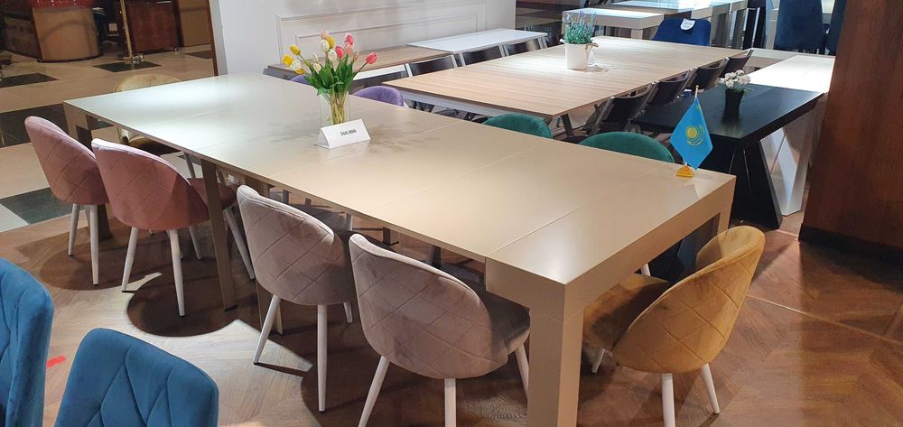 Стол-трансформер для гостиной комнаты