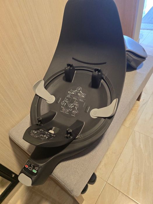 Cybex Cloud Z2 i-Size – Deep Black + Isofix база Z2 Black