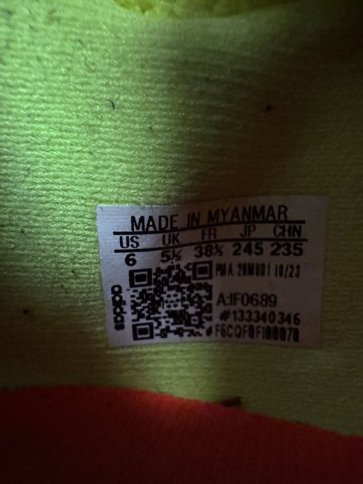 Адидас бутонки #38,5