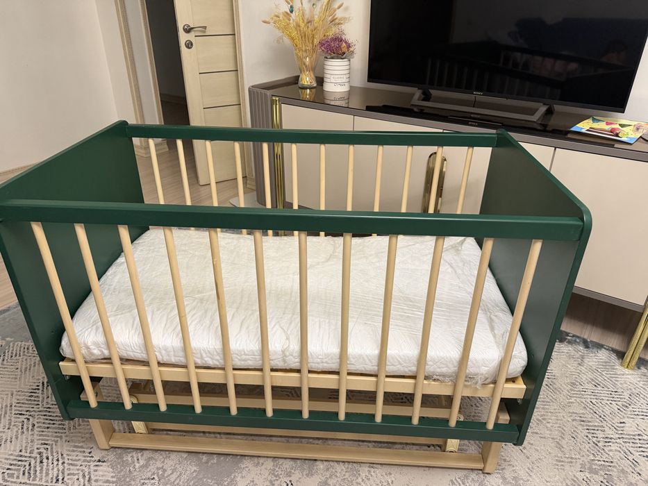 Продам детскую кроватку