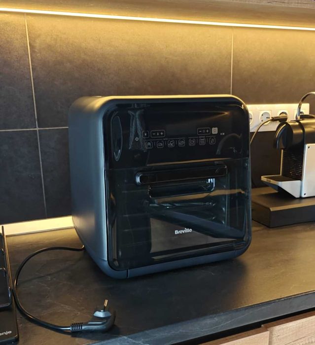 Airfryer friteuza cu aer cald si rotisor Breville 10L