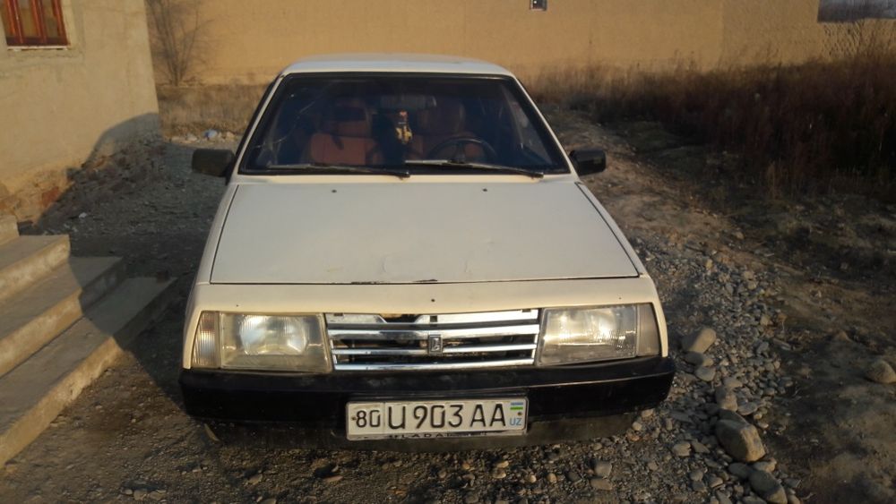 Узим миниб йурган машенс