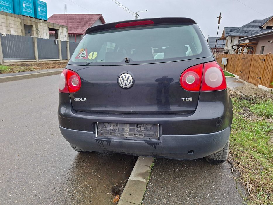 Volkswagen Golf 2005 diesel, 1.617 € — imagine 3