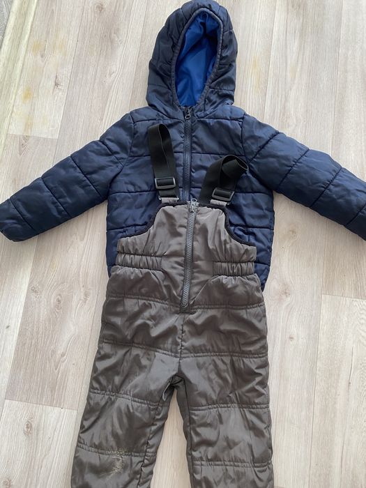 Продам куртку и штаны на мальчика