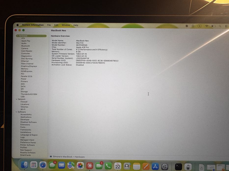 Apple MacBook Neo 13” Verde – 8GB RAM, 256GB SSD, aproape nou