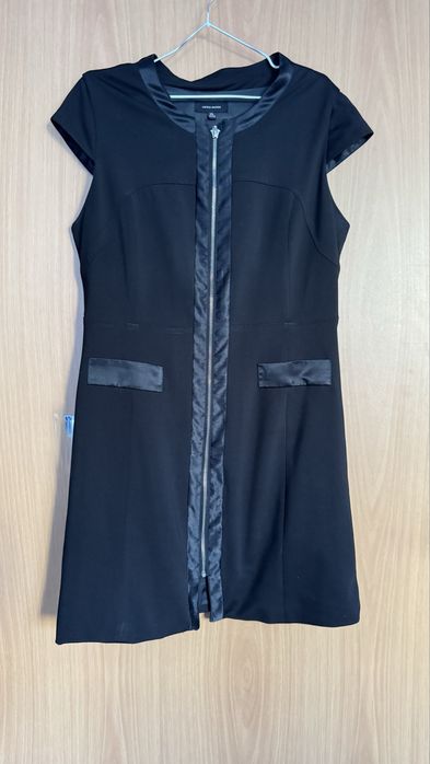 Платья, сарафаны и плащ недорого