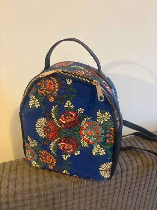 Елегантна дамска раница